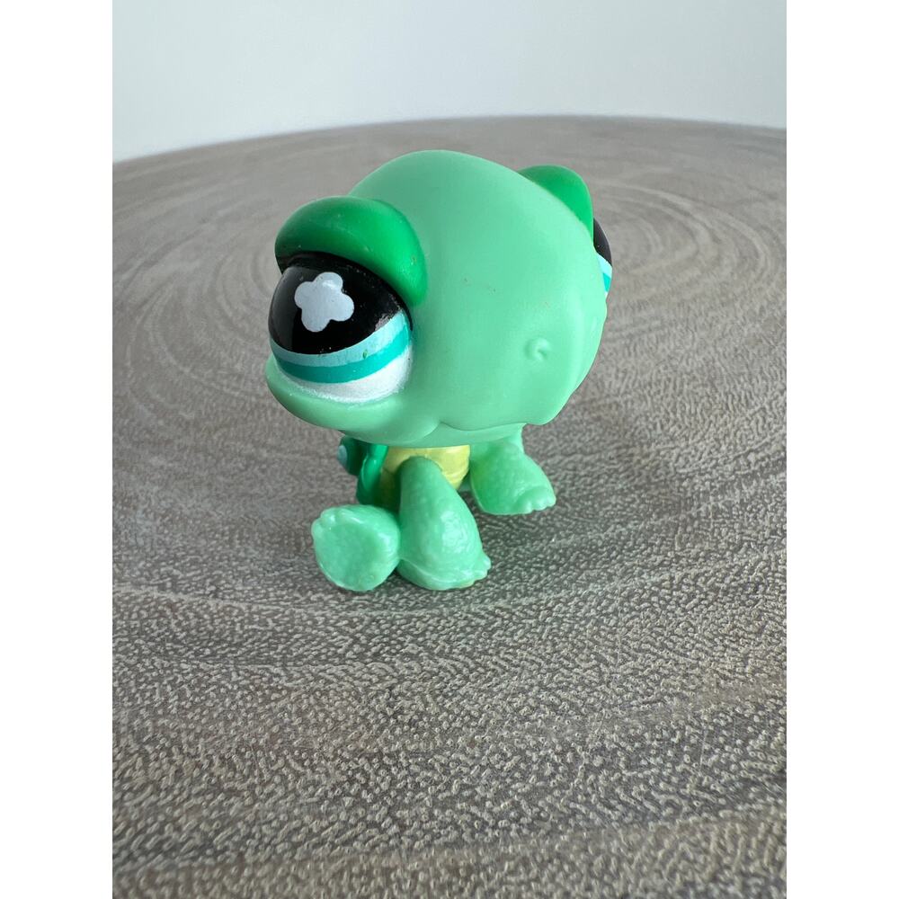 Littlest Pet Shop LPS #0642 Green Turtle Aqua Blue Eyes 2006